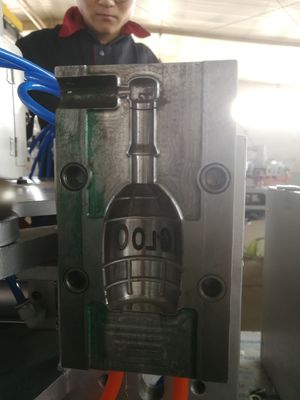 1000ml লিকুইড ব্লো বোতল ব্লোয়িং মোল্ড S136 HDPE 6 ক্যাভিটি